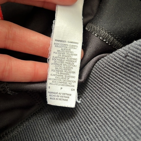 Nike Women's Sportswear Essential Logo Leggings size S Activewear Athleisure - Picture 3 of 5